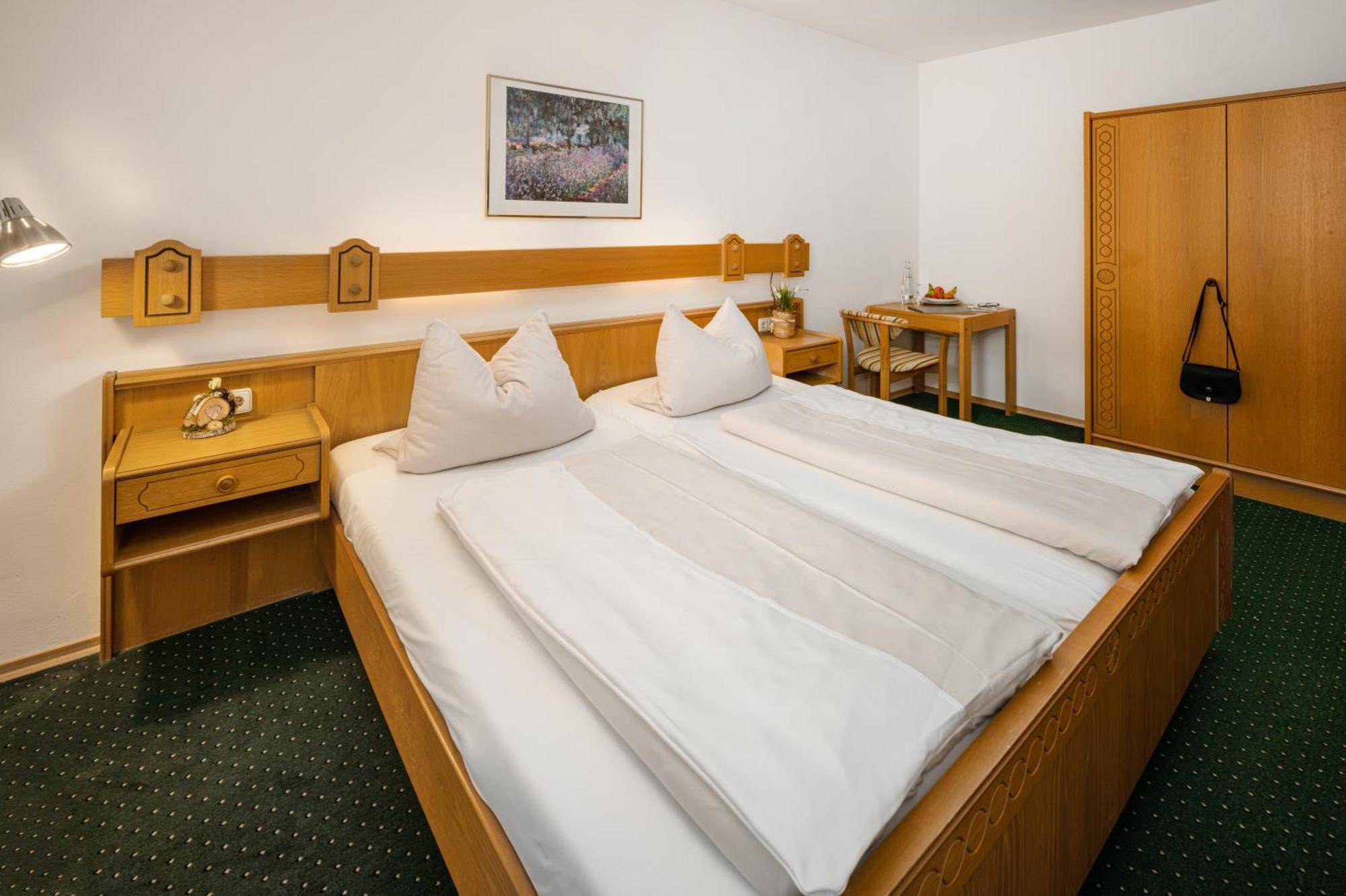 Hotel Zur Post Bad Abbach Ruang foto