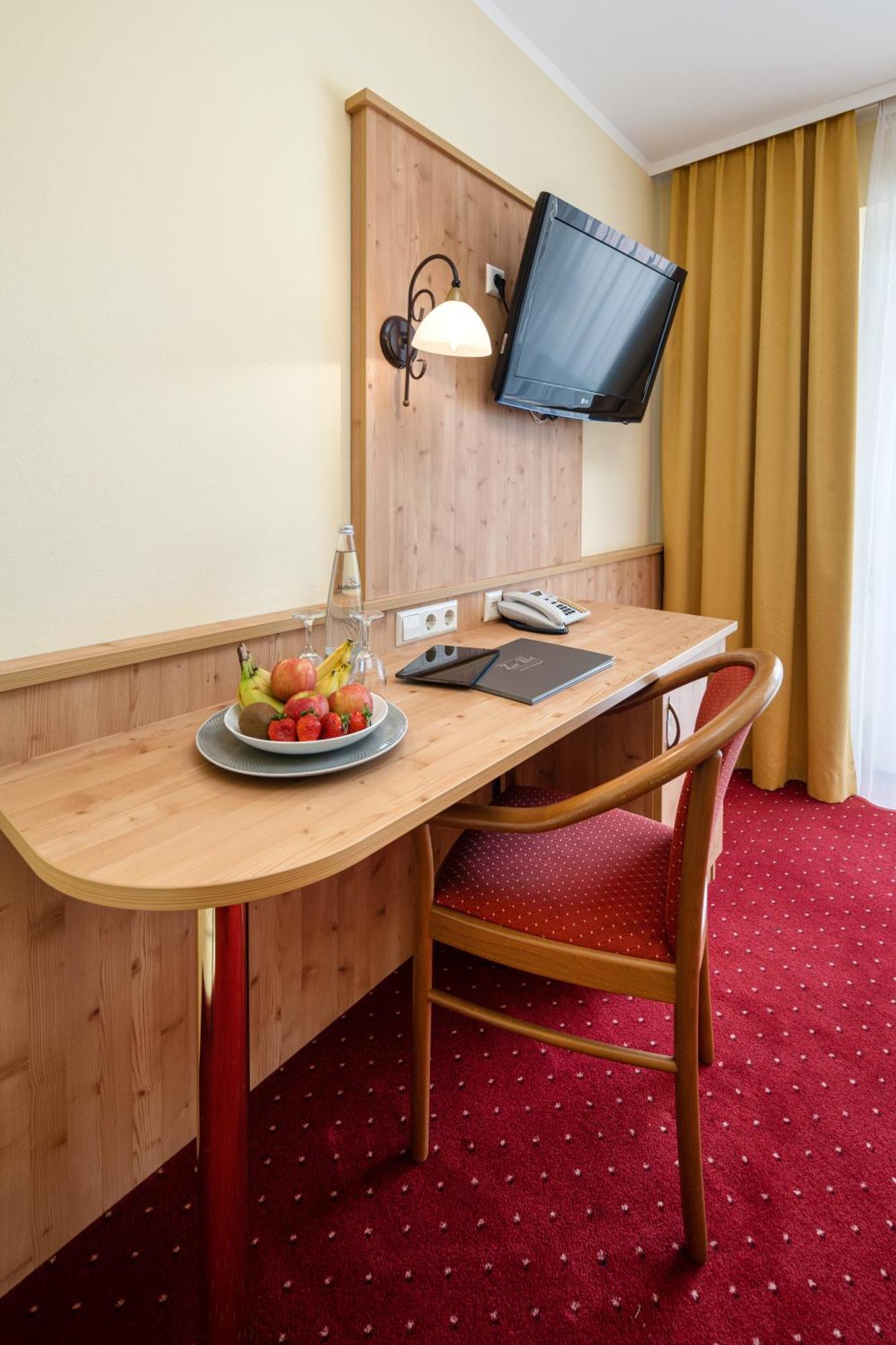 Hotel Zur Post Bad Abbach Ruang foto